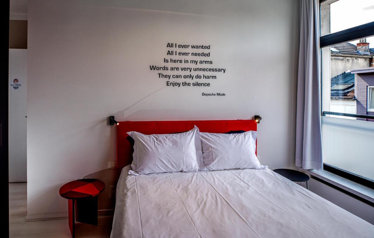 Rock Lobster City Lodge แอนต์เวิร์ป ภายนอก รูปภาพ