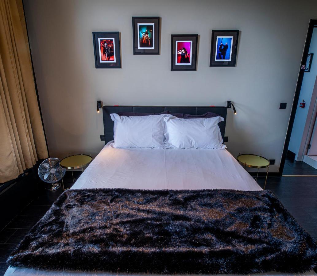 Rock Lobster City Lodge แอนต์เวิร์ป ภายนอก รูปภาพ