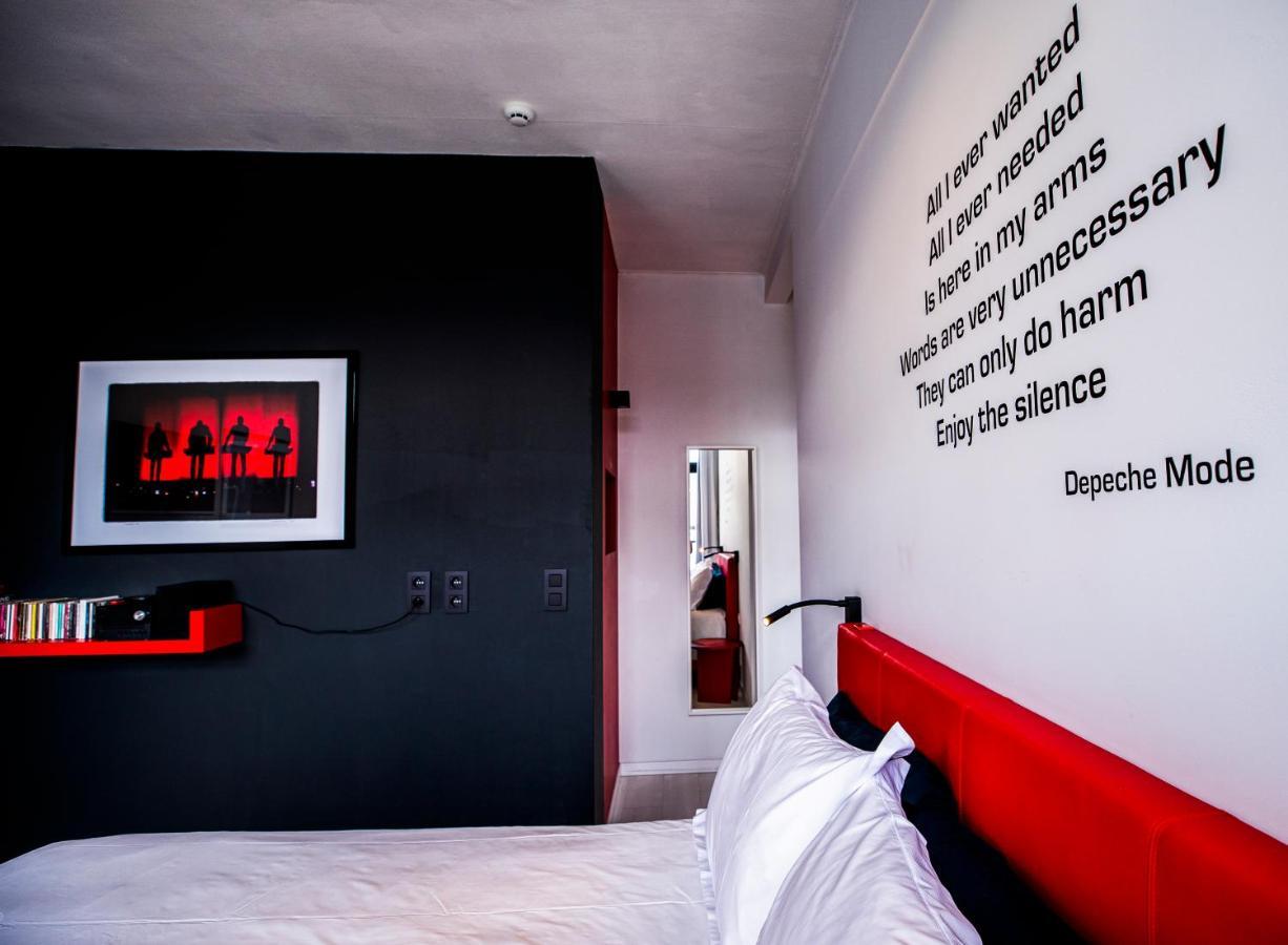 Rock Lobster City Lodge แอนต์เวิร์ป ภายนอก รูปภาพ